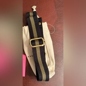 Andar Tatum crossbody strap black olive canvas!